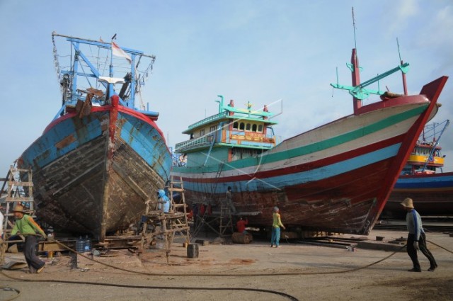 INTAN SENGKUNYIT, PT Jl. Intan, Sungai Selincah, Palembang, Sumatera Selatan Telp. (0711) 712519,712523	Perbaikan Kapal